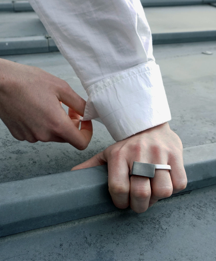 Bague CHEVALIERE homme - De Maarse Paris, le bijou d'artiste qui vous rend unique