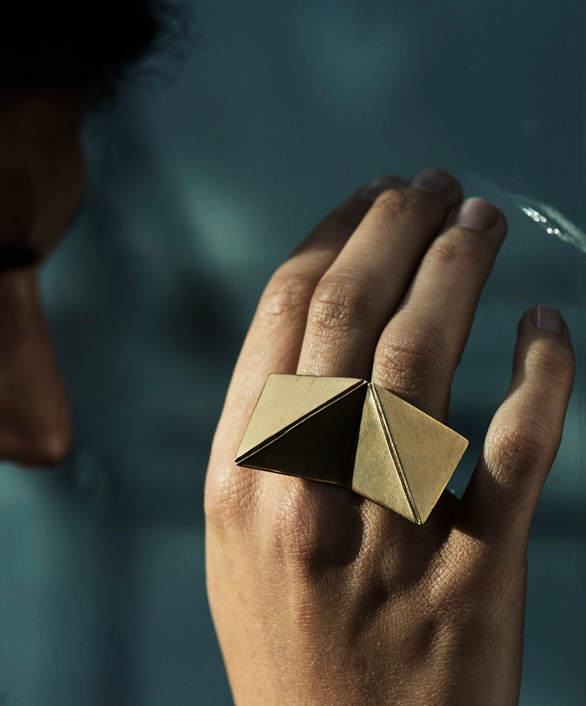 Bague ORIGAMI deux doigts - De Maarse Paris, le bijou d'artiste qui vous rend unique
