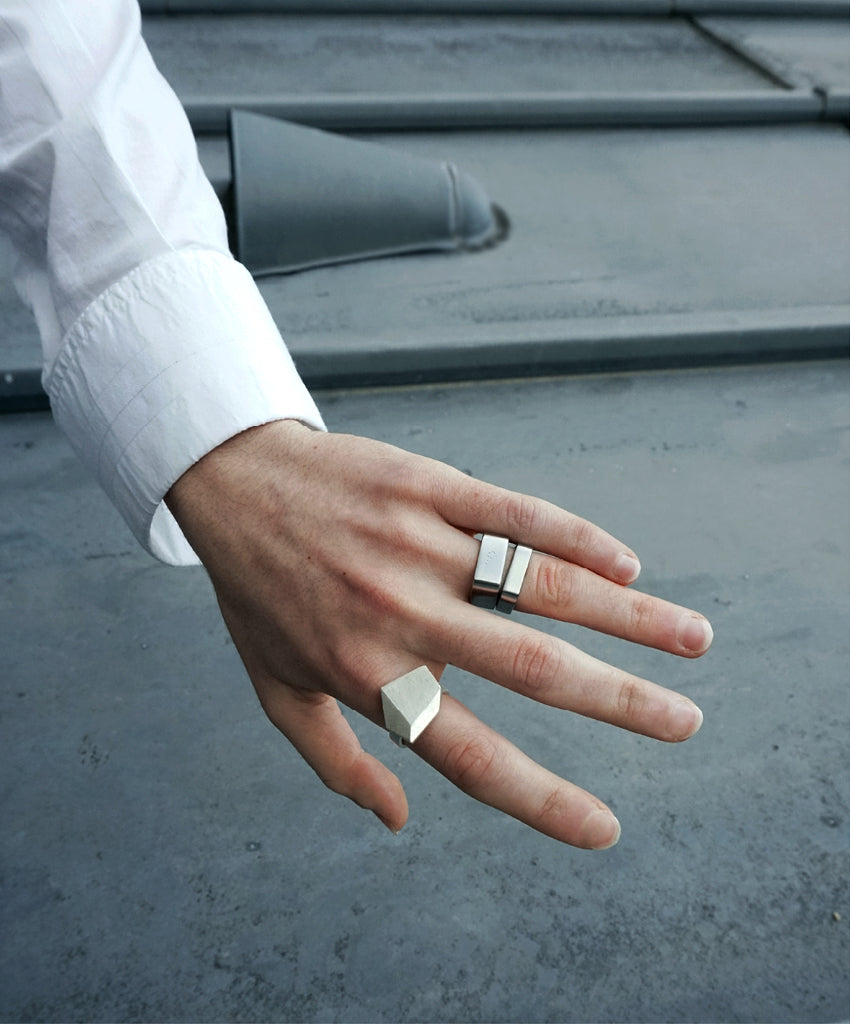 Bague SQUARE fine homme - De Maarse Paris, le bijou d'artiste qui vous rend unique